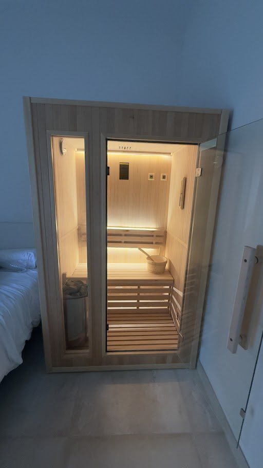 Sauna en el dormitorio de un cliente